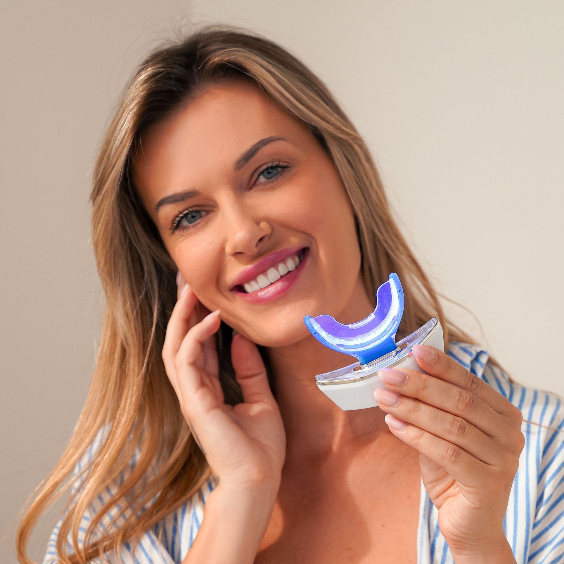 PlasmaGLO™ LED Lip & Mouth Device